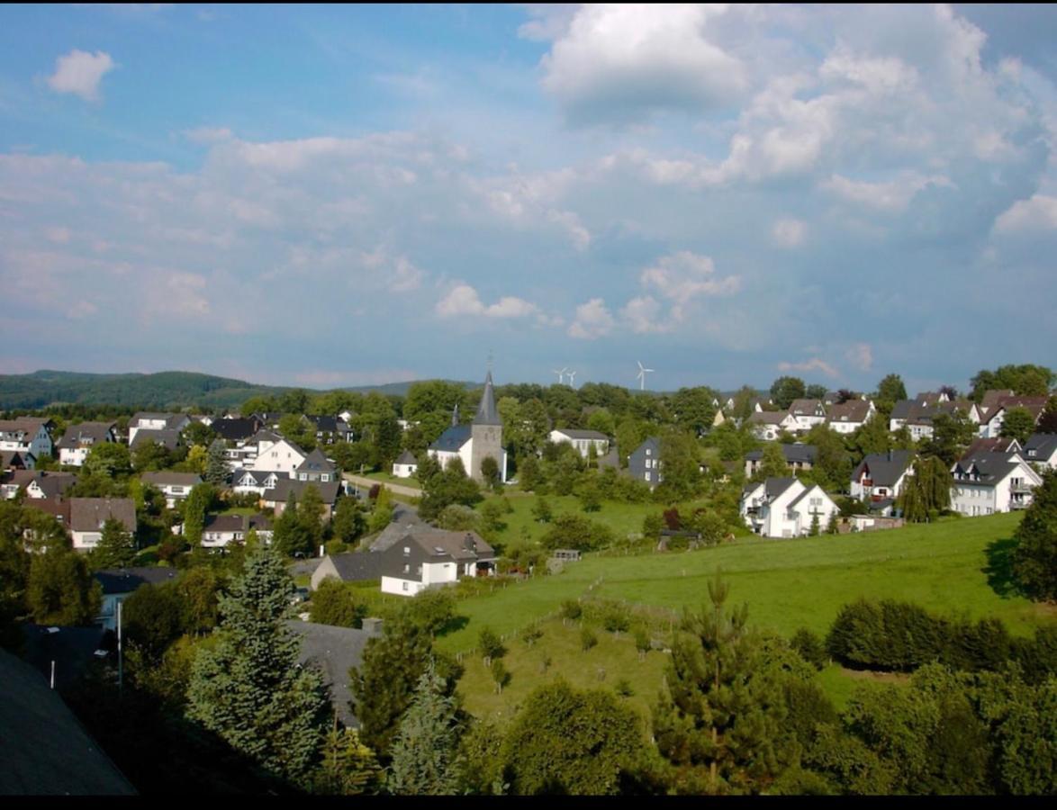Ferienwohnung & Zimmer Olpe bei Meschede Exterior foto